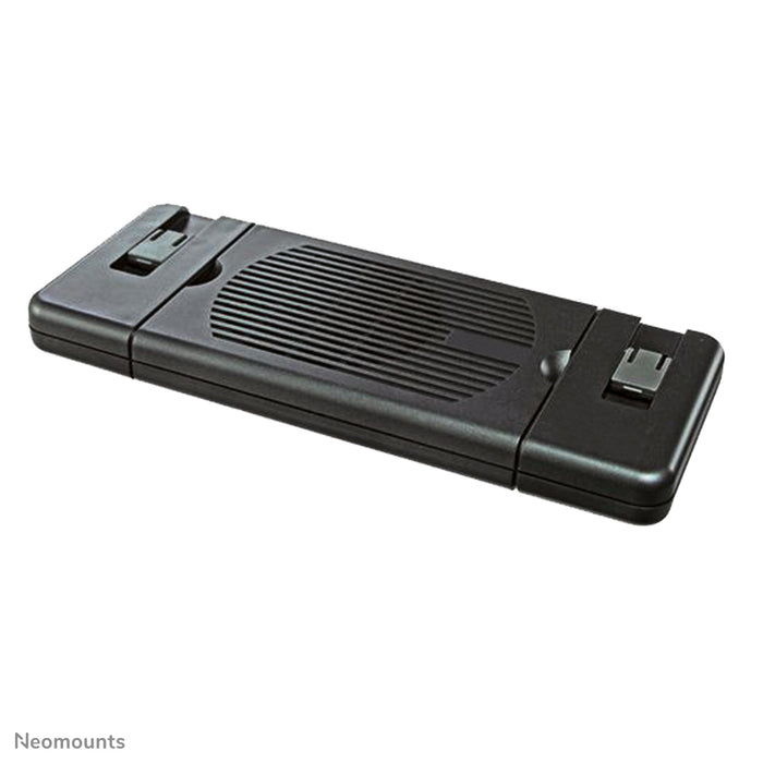 Neomounts NSLC200 to chłodzenie do notebooka, które chłodzi laptop pod kątem 15 stopni.